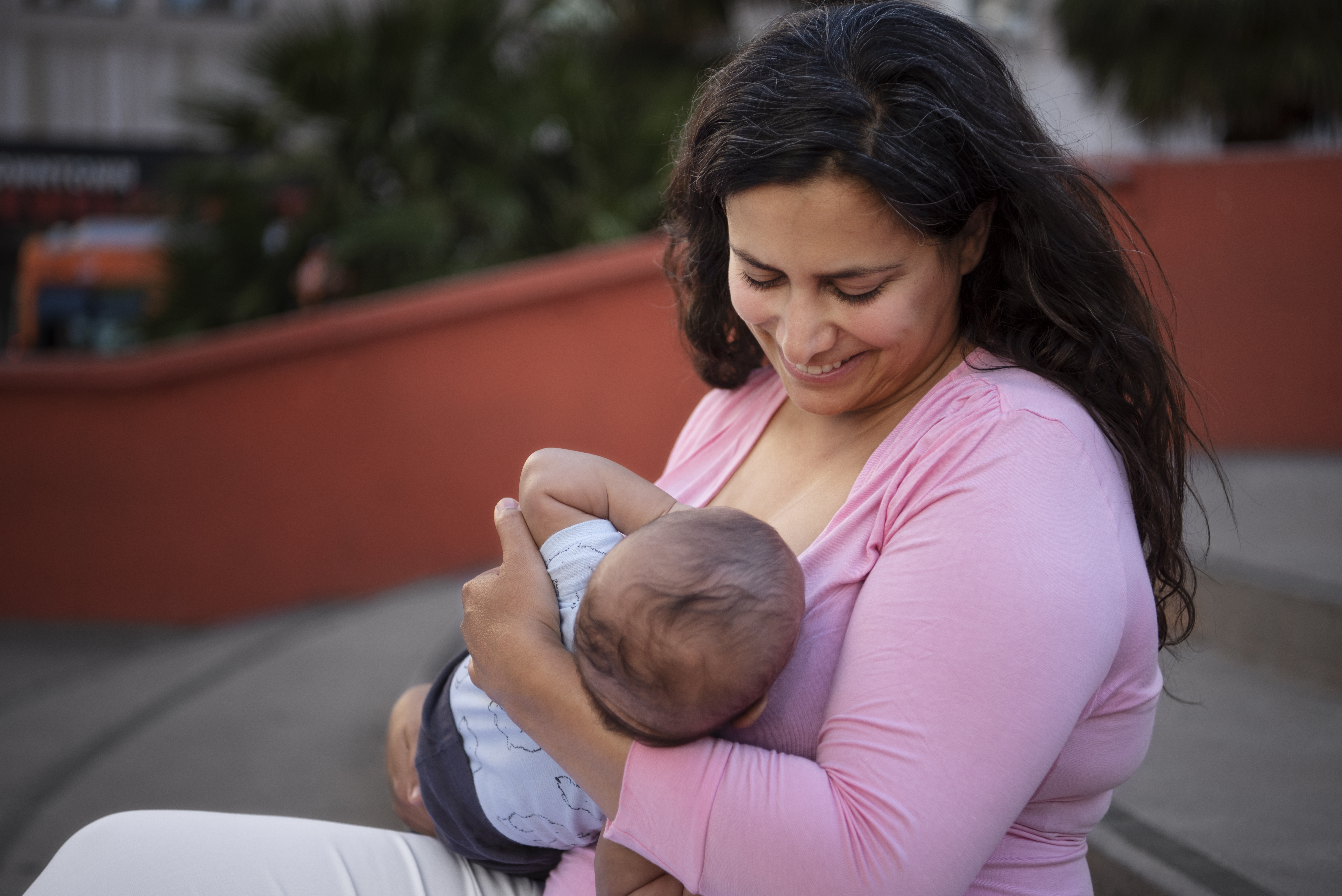 Breast Milk Banks: A Guilt-Free Breastfeeding Option for Working Mothers